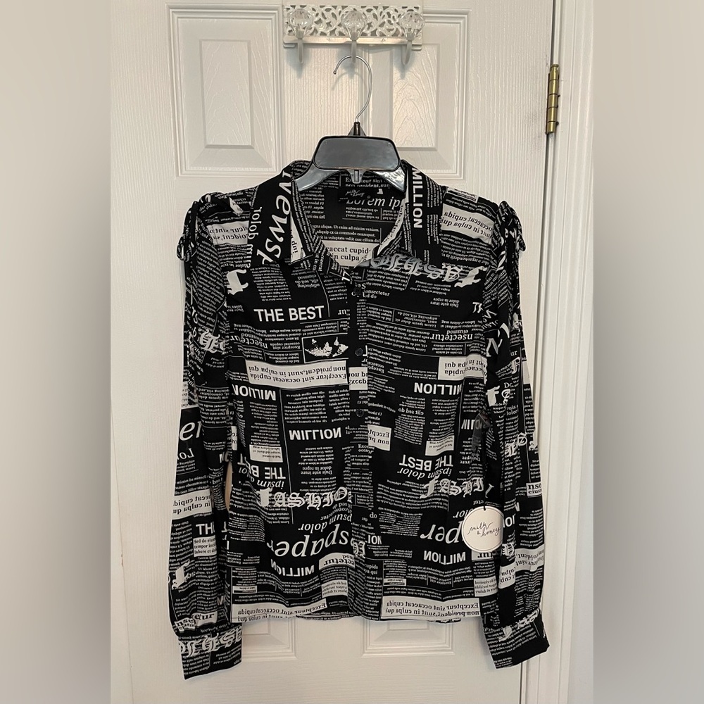 🌸NEW Milk & Honey Black & White Long Sleeve Print Blouse Size Large